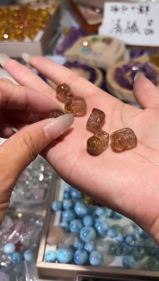 水晶手串未镶嵌K27铜发貔貅一个