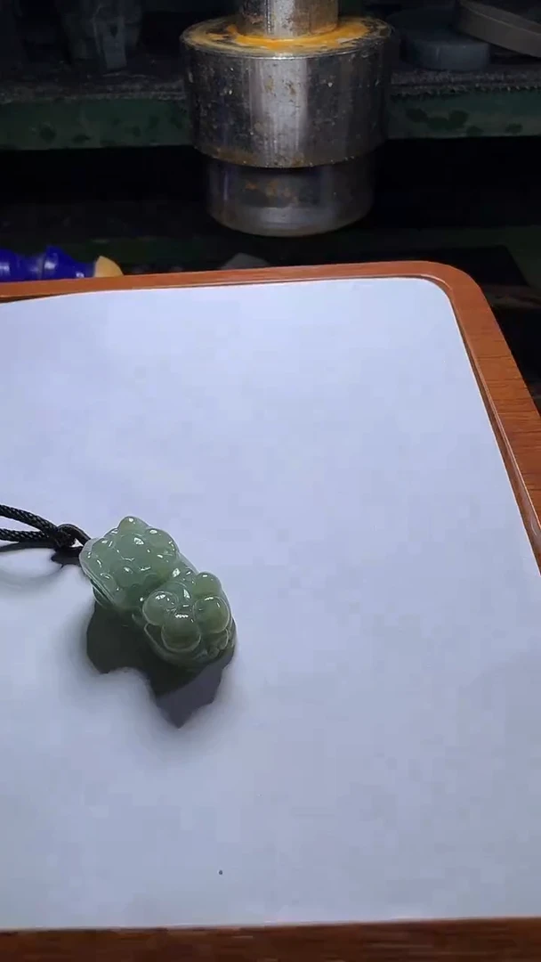 颈饰未镶嵌翡翠秋*貔貅