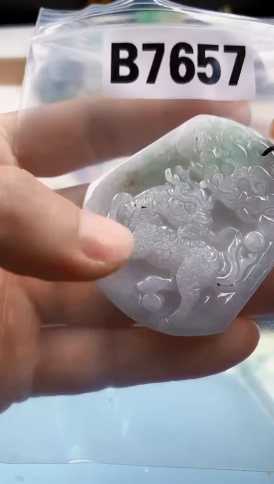 翡翠未镶嵌颈饰天然翡翠吊坠挂件