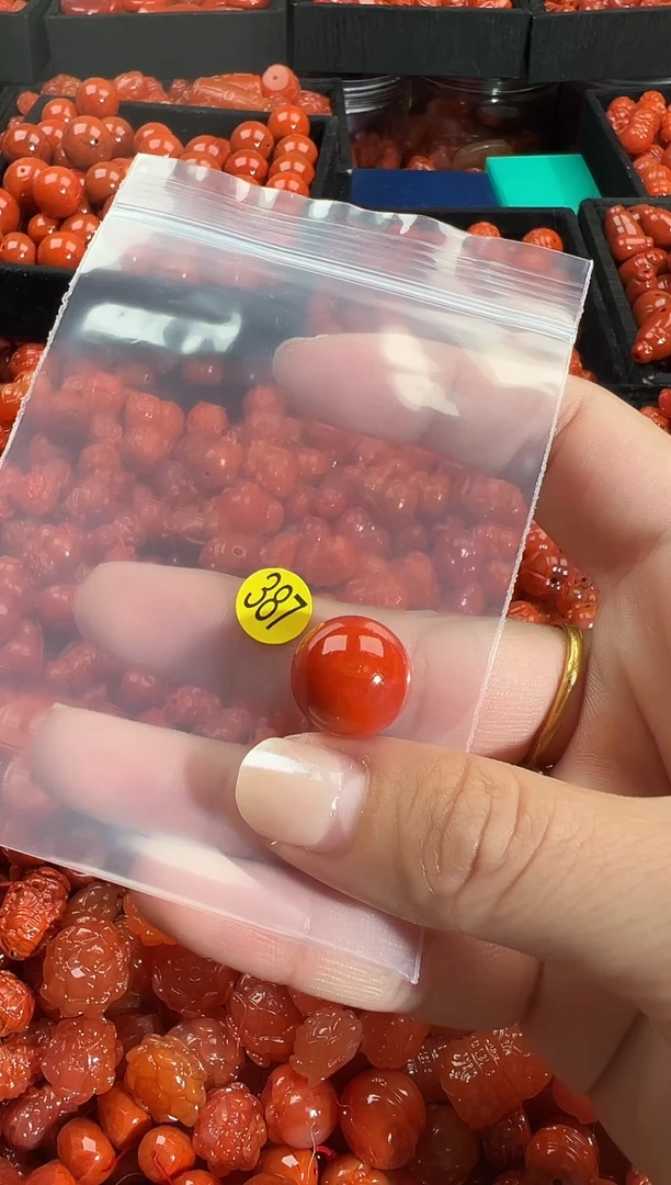 颈饰未镶嵌南红玛瑙1