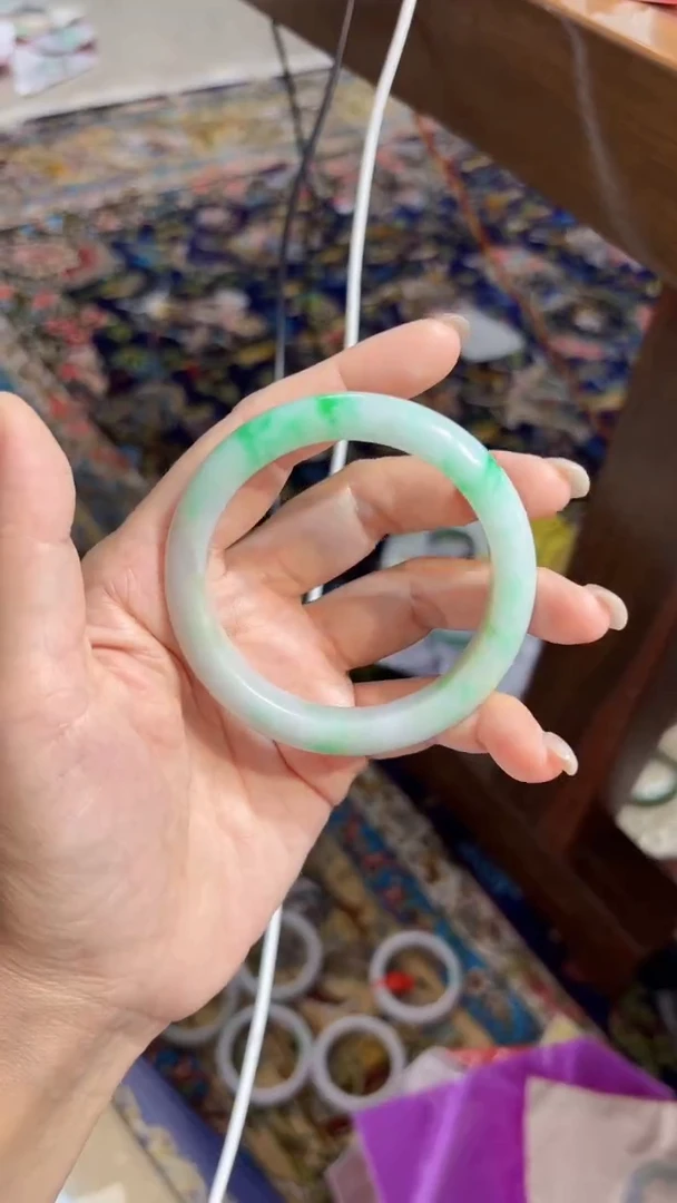 未镶嵌手镯翡翠手镯