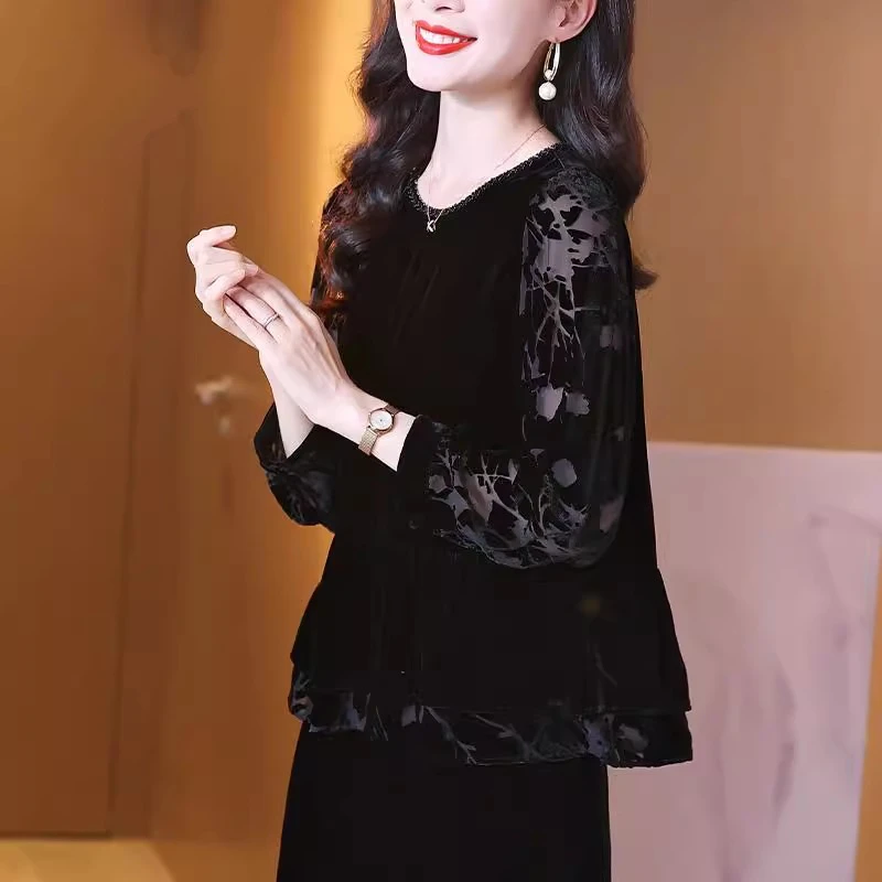设计感九分袖真丝丝绒上衣女钉珠圆领减龄小众黑色气质春夏蕾丝