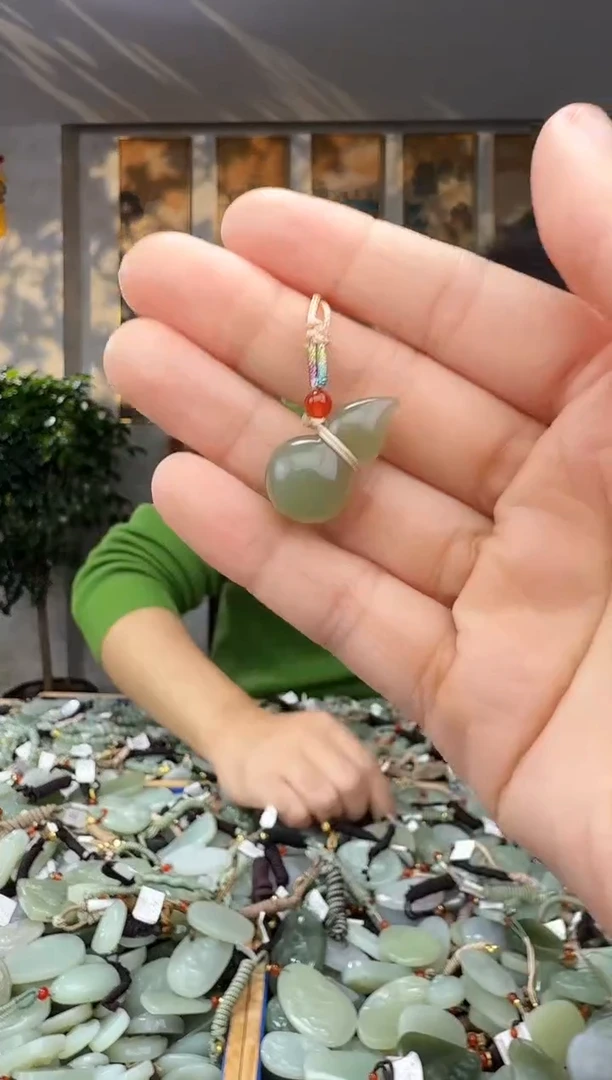 未镶嵌和田玉挂件拍一发一