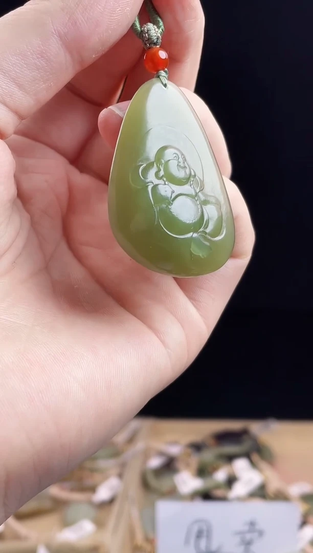 颈饰未镶嵌和田玉1