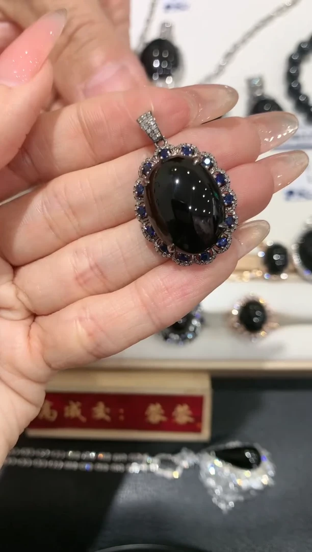 【闪购商品】翡翠吊坠(不含链)18K金镶嵌团购6