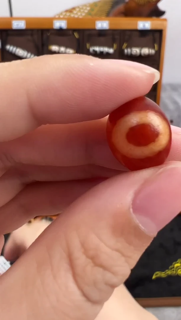 玛瑙/玉髓（覆膜）颈饰未镶嵌60微瑕随机发货