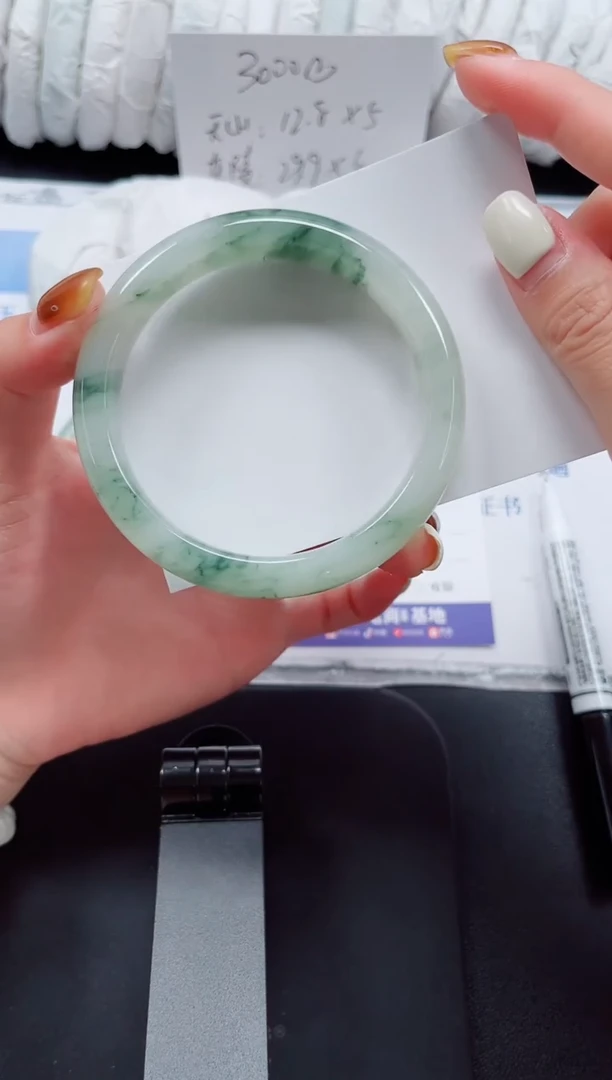 未镶嵌手镯石英质玉134-60