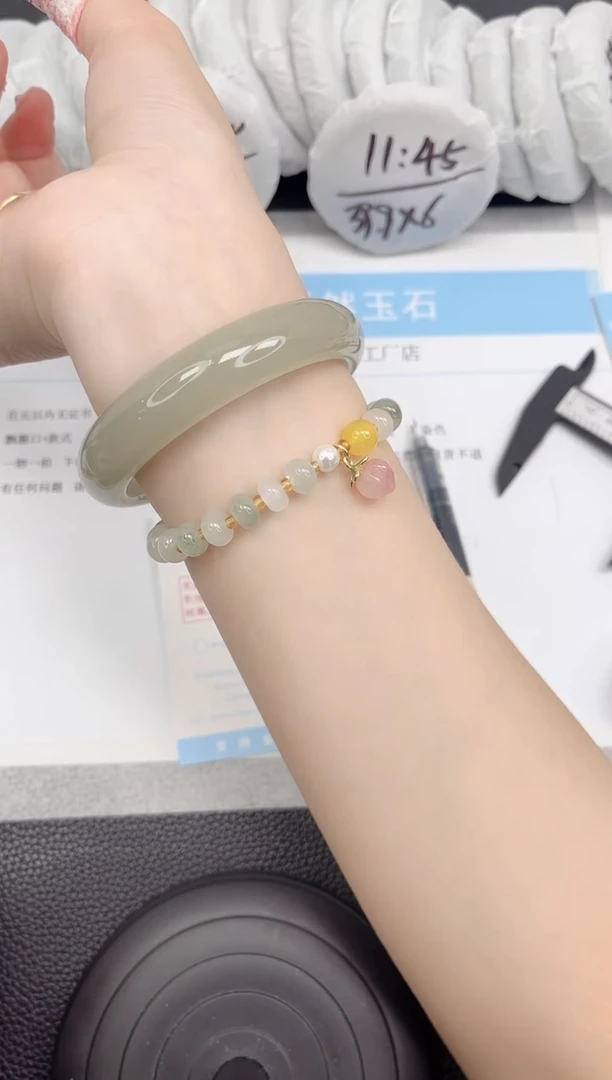 石英质玉手镯未镶嵌407-59.3