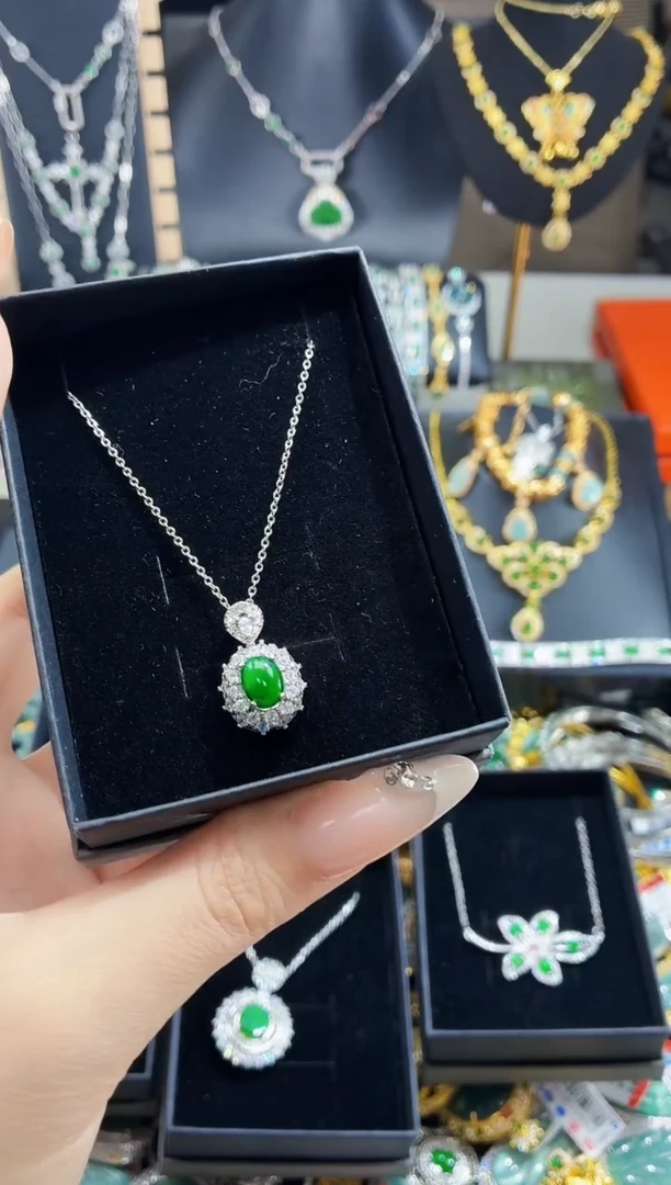 翡翠未镶嵌吊坠(不含链)天然翡翠a货 多样性发其一