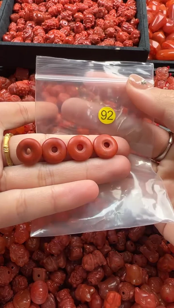 【闪购商品】南红玛瑙颈饰未镶嵌1