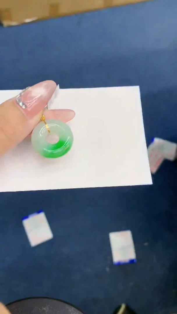 翡翠18K金镶嵌吊坠(不含链)1