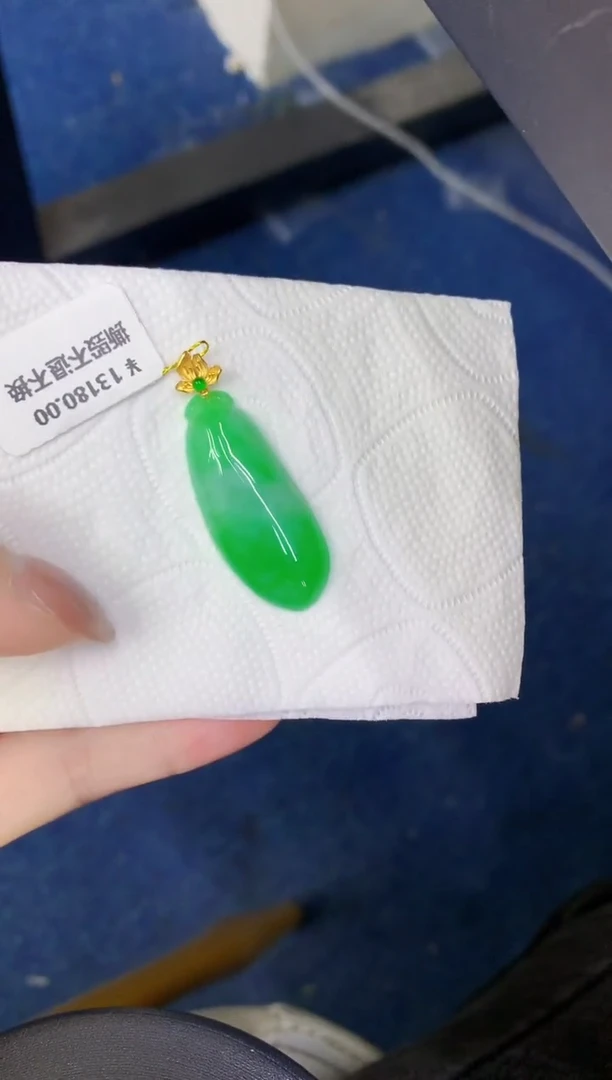 颈饰18K金镶嵌翡翠缅甸天然翡翠a货