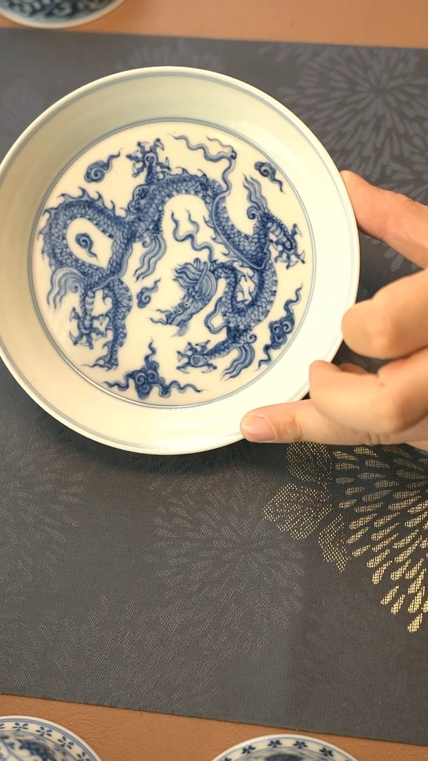 中式仿明云龙纹壶承