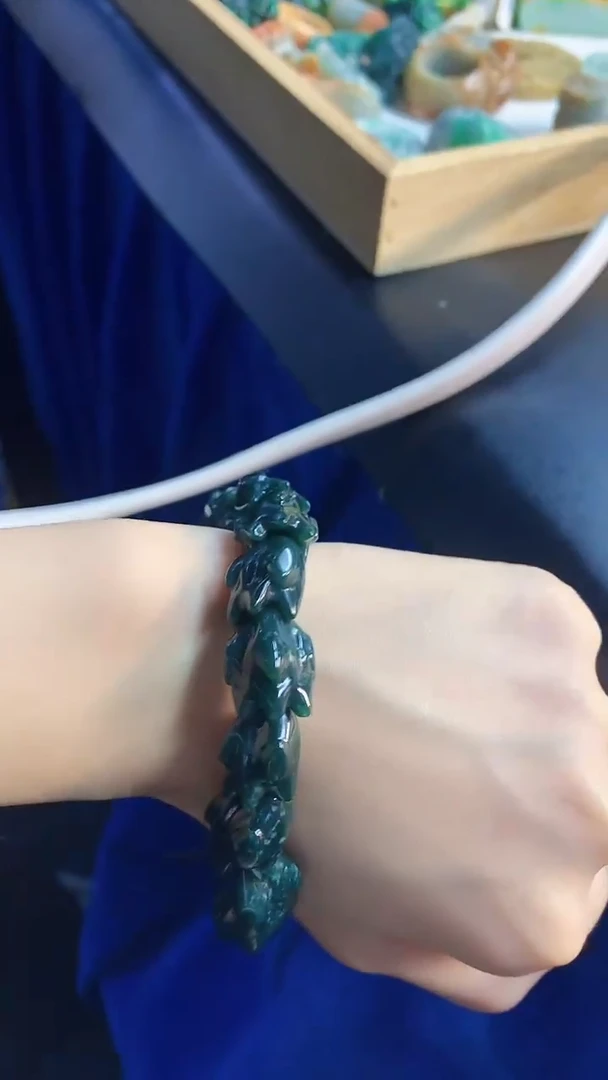 颈饰未镶嵌翡翠天然缅甸翡翠A货龙骨手链