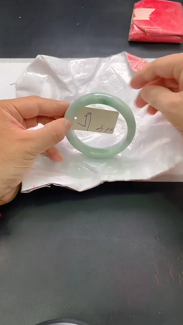 翡翠手镯未镶嵌201