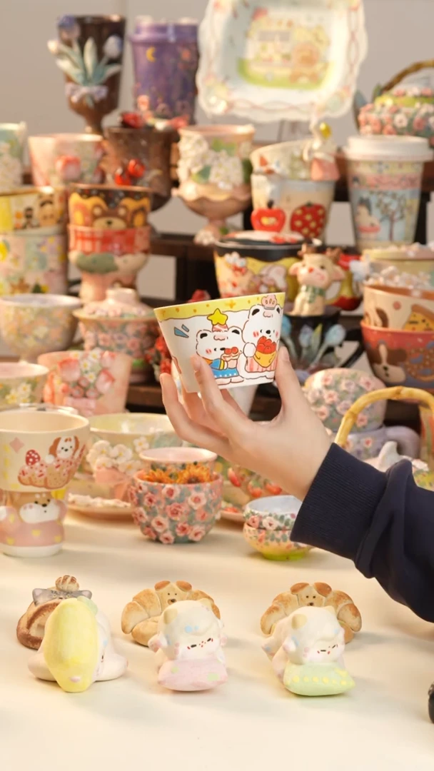 摆件陶景德镇釉下彩手绘设计师款陶瓷