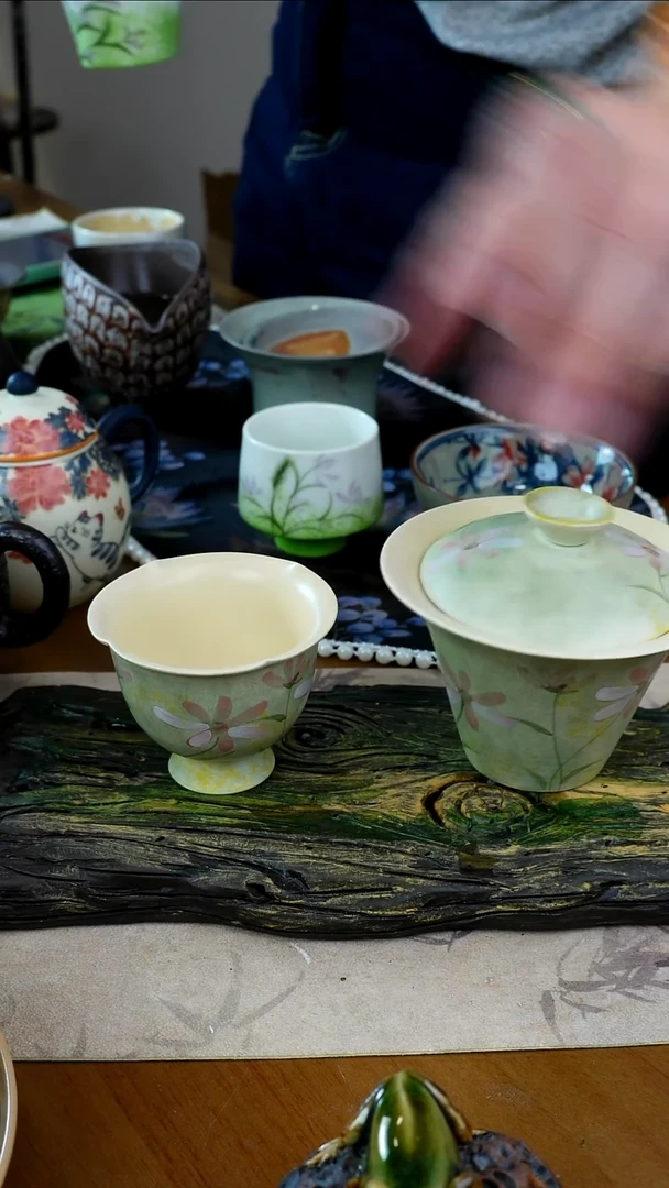 茶瓷物语福利粉印马蹄盖碗