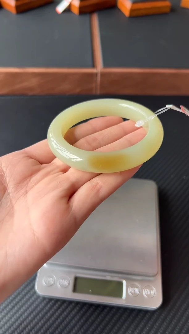 和田玉手镯未镶嵌若羌微色差55