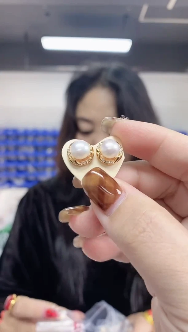 【闪购商品】淡水珍珠耳饰未镶嵌多样性发其一颜色微差