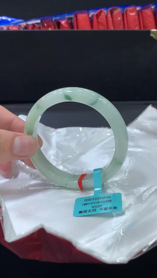 未镶嵌手镯翡翠翡翠手镯