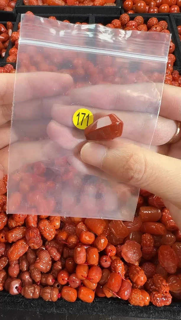 颈饰未镶嵌南红玛瑙1