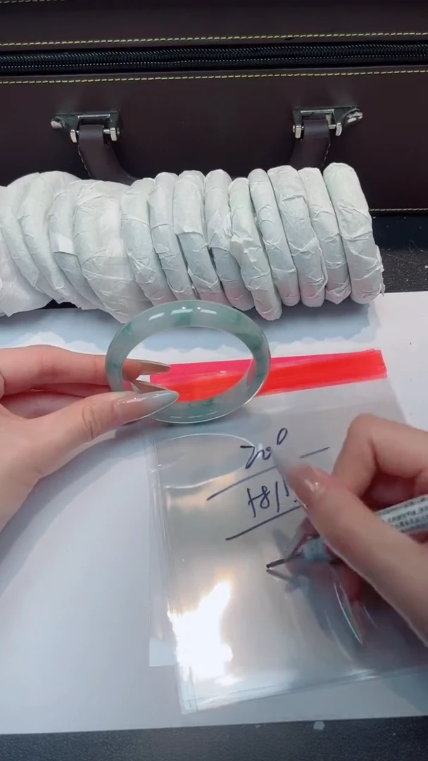 未镶嵌手镯翡翠默认有瑕，no退换-209