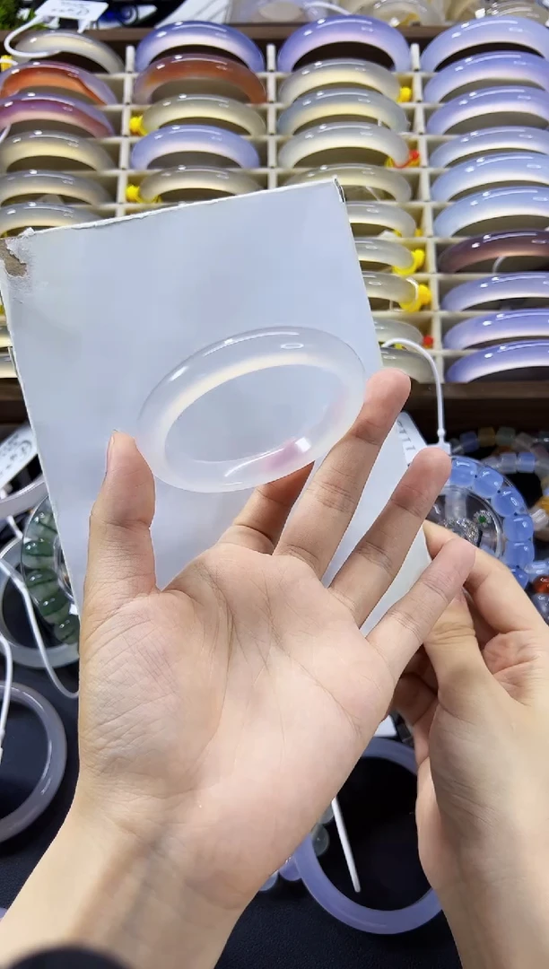 玛瑙/玉髓手镯未镶嵌56-10.8-7.6