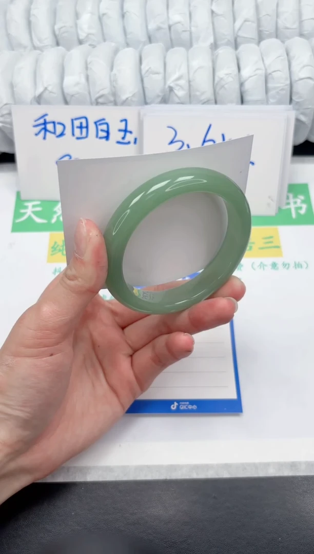 【闪购商品】石英质玉手镯未镶嵌102-59.0