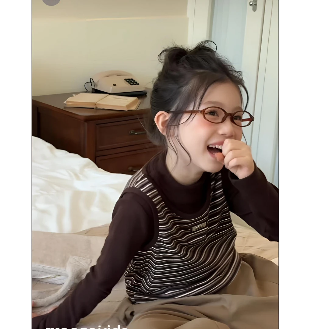 2025秋款上新女款圆领马甲打底上衣两件套