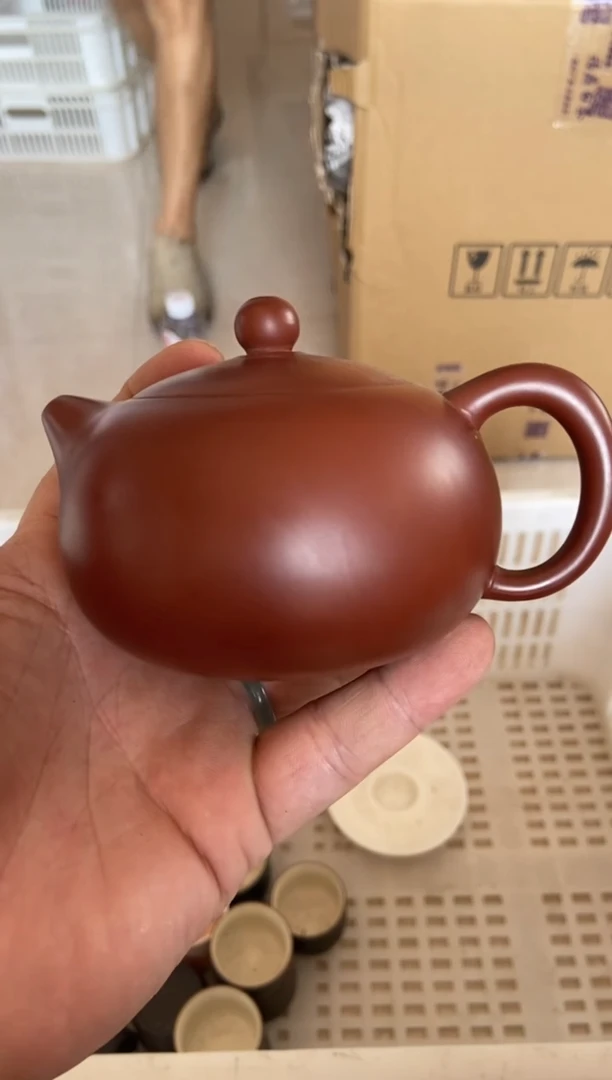 摄影的产品有使用过的痕迹有点脏介意勿拍
