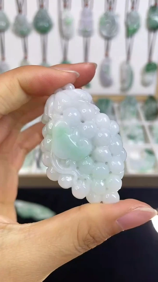 颈饰未镶嵌翡翠1