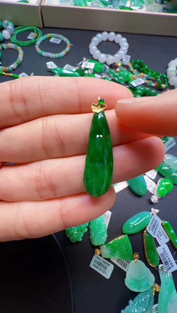 【闪购商品】翡翠吊坠(不含链)18K金镶嵌2980