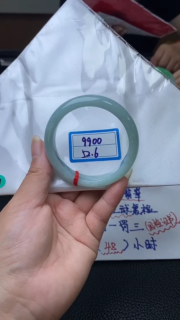 翡翠手镯未镶嵌06