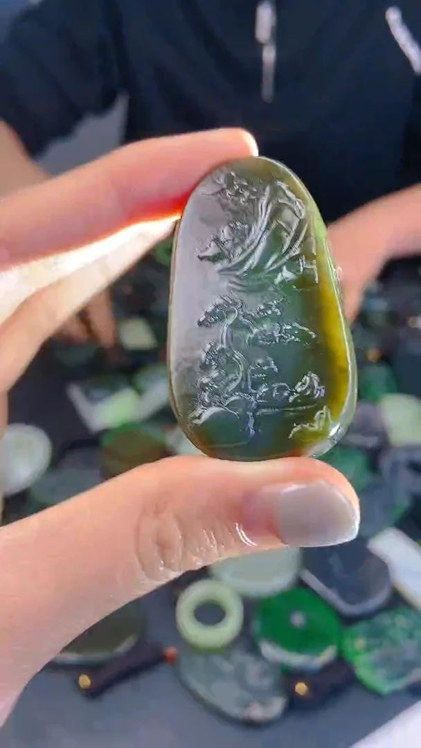 颈饰未镶嵌和田玉1