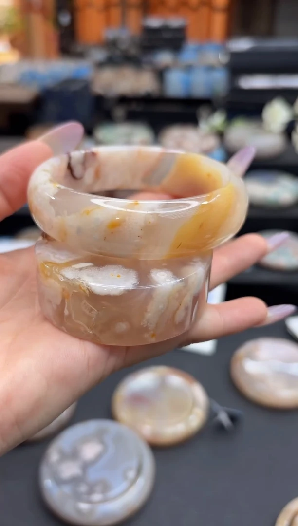 未镶嵌手镯石英质玉A424(59圈赠送镯心)