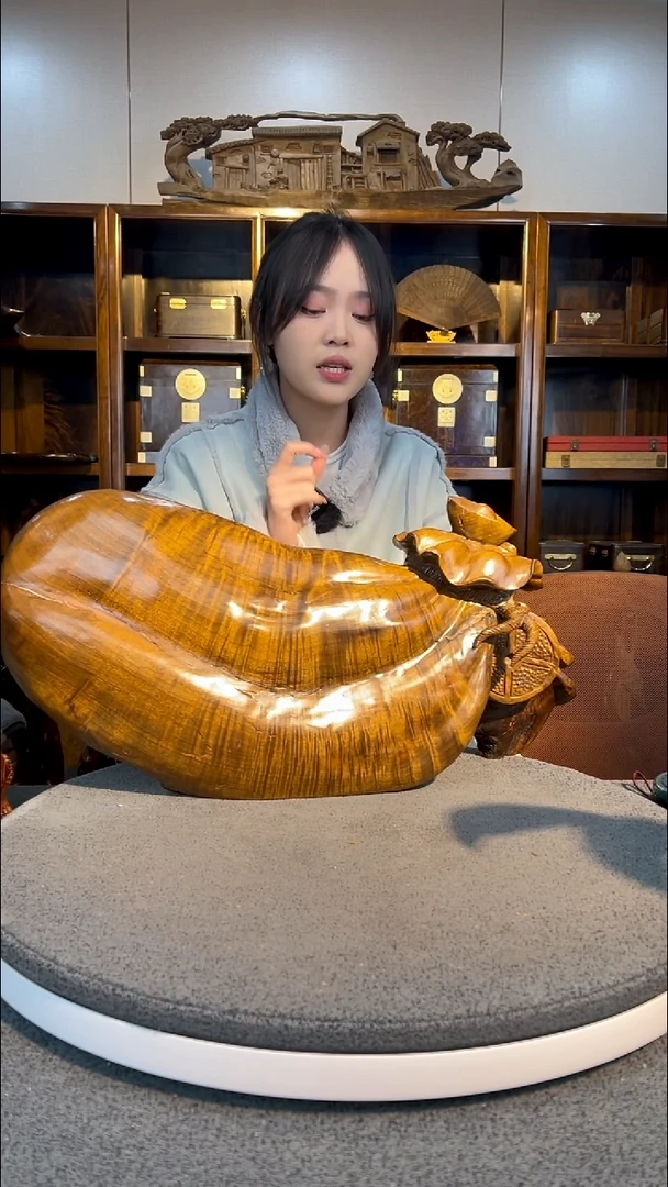 【闪购商品】金丝楠木雕满花大钱袋