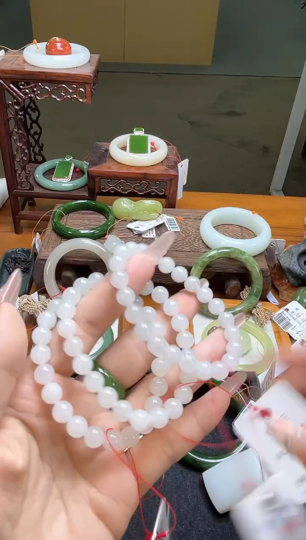 未镶嵌手串和田玉卡8青海野牛沟白玉 圆珠 多样性发一