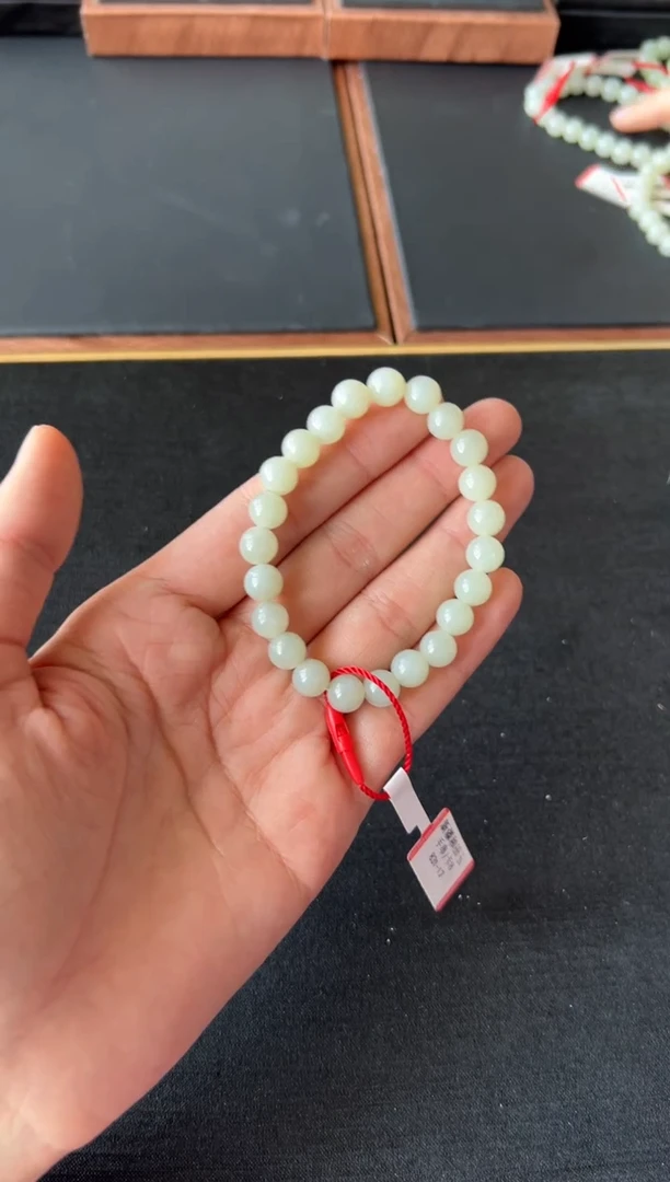 【闪购商品】和田玉手串未镶嵌且末微色差卡8