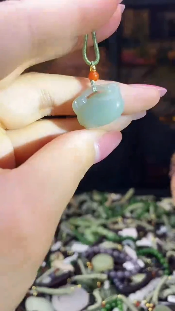颈饰未镶嵌和田玉多样性发货，拍一发一