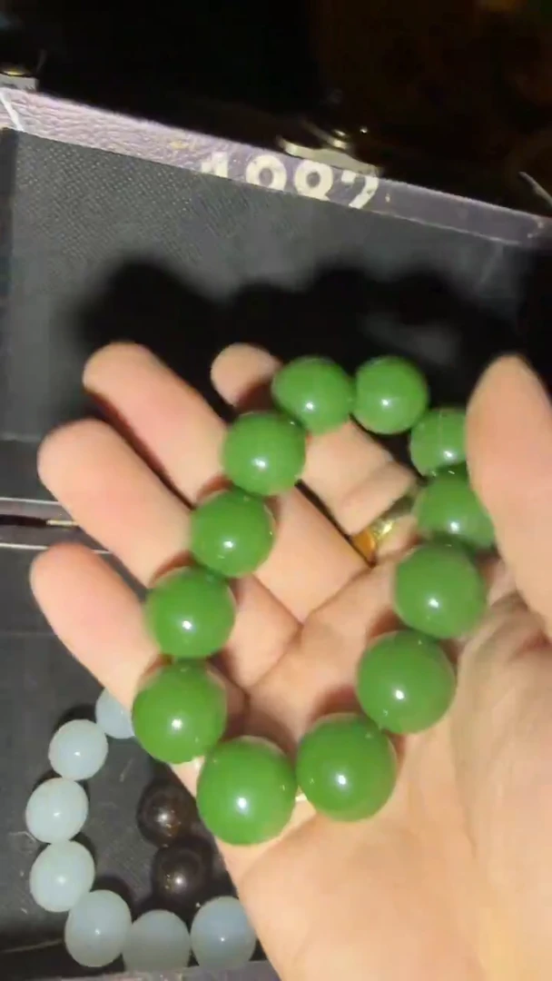 未镶嵌手串和田玉（碧玉）闪购高端商品链接