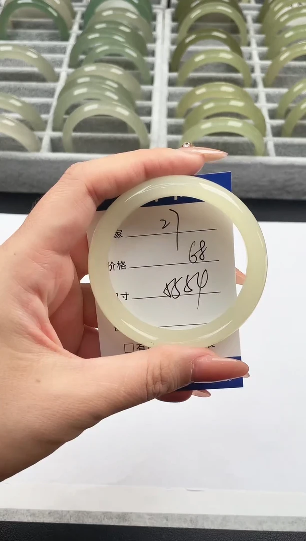 未镶嵌手镯石英质玉蜂蜜水