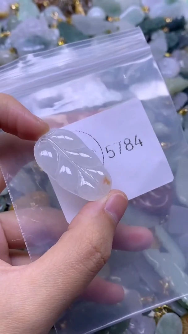 颈饰未镶嵌翡翠1