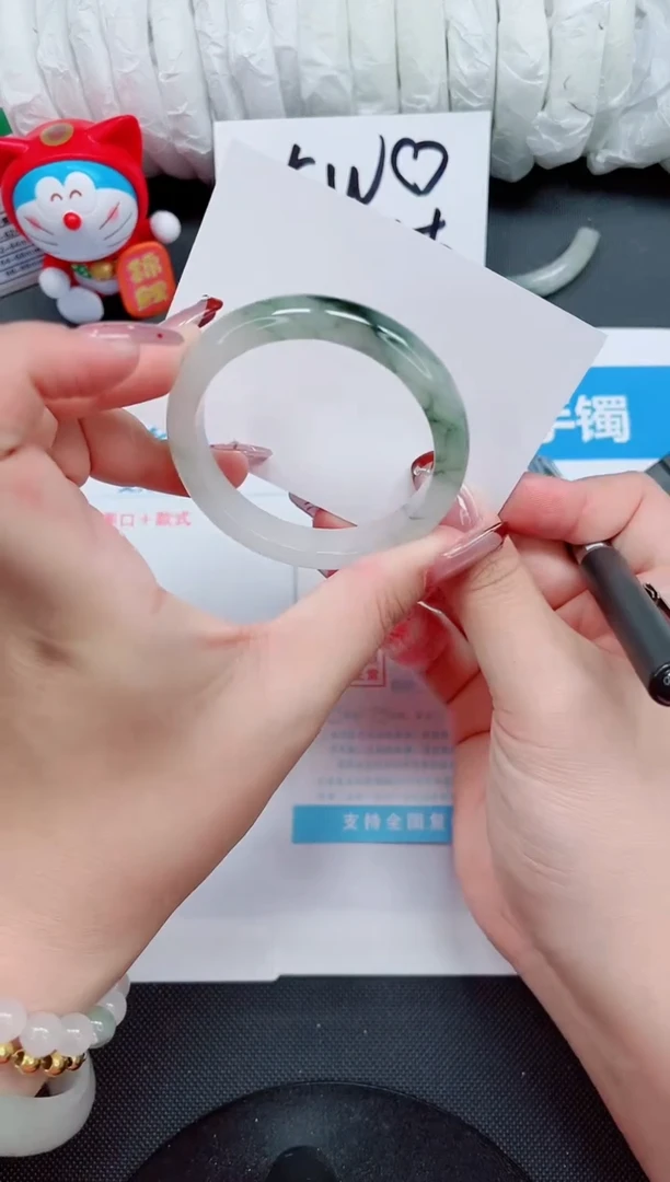 【闪购商品】石英质玉手镯未镶嵌168