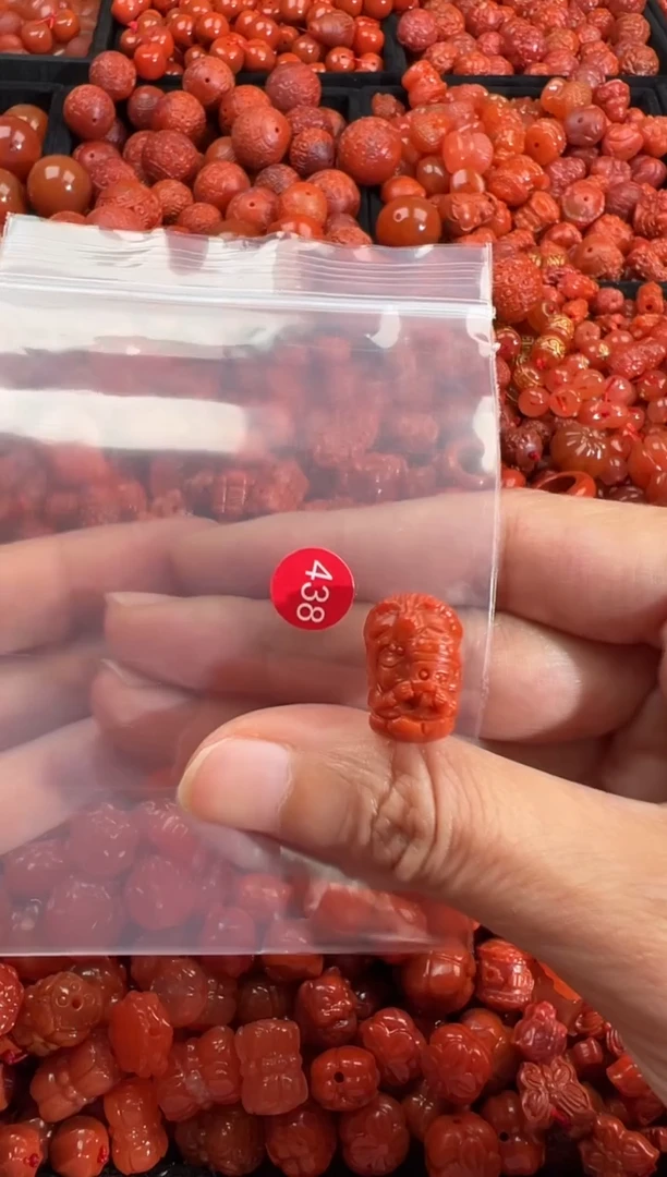 南红玛瑙未镶嵌颈饰1