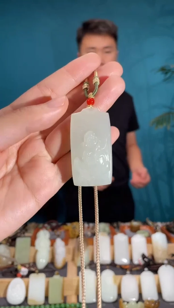 颈饰未镶嵌和田玉1