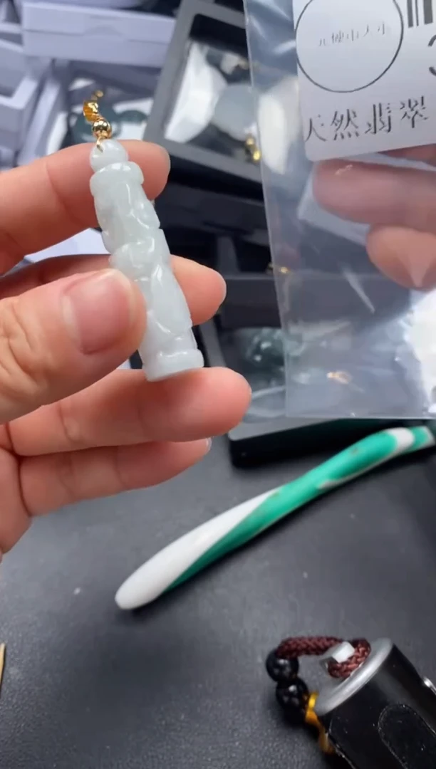 吊坠(不含链)未镶嵌翡翠3386