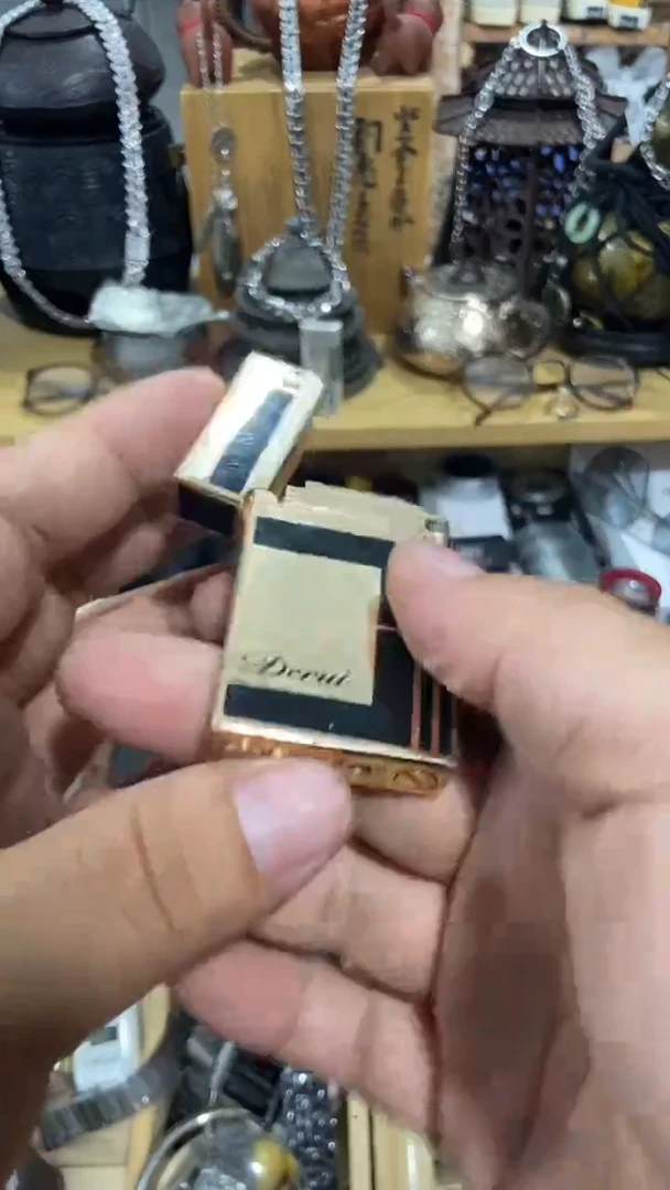 瓷片闪购商品  如图所示