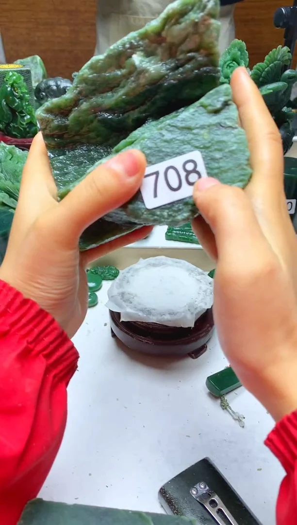 未镶嵌和田玉摆件1