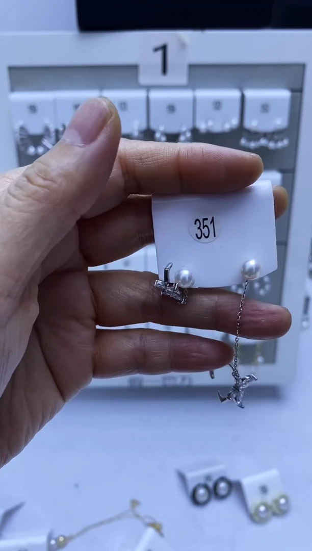 银S925镶嵌耳饰淡水珍珠351