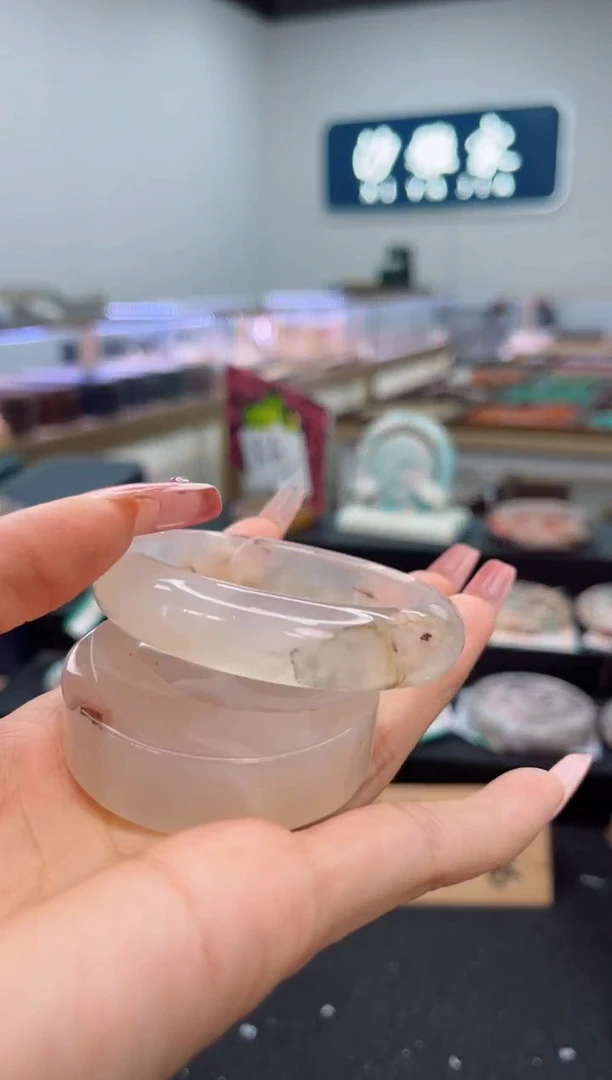 石英质玉手镯未镶嵌53圈口（赠品镯心）1889010